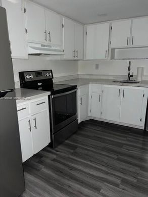 Edificio en Hialeah Gardens, Miami-Dade County