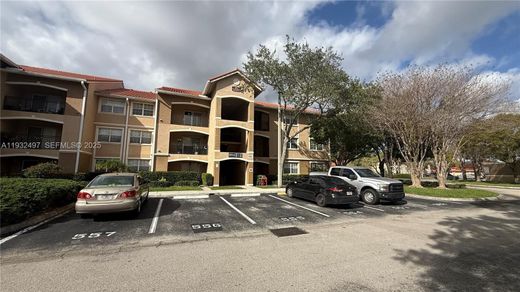 Residential complexes in Pembroke Pines, Broward County