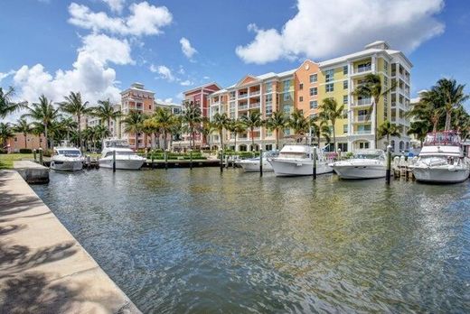 Residential complexes in Lantana, Palm Beach