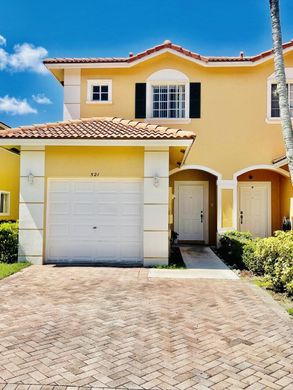 Townhouse in Margate Estates, Broward County