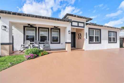 Villa in Tamarac, Broward County