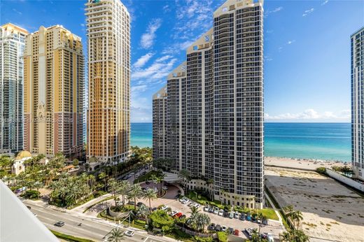 Complexes résidentiels à Sunny Isles Beach, Comté de Miami-Dade