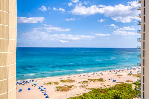 Residential complexes in Palm Beach Shores, Palm Beach