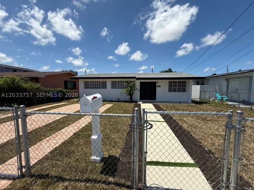 Villa Miami Gardens, Miami-Dade County