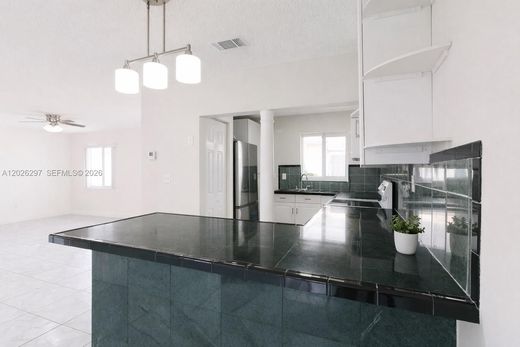 Villa in Sweetwater, Miami-Dade