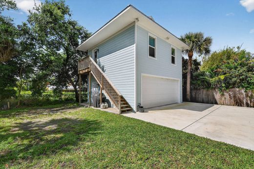Residential complexes in Stuart, Martin County
