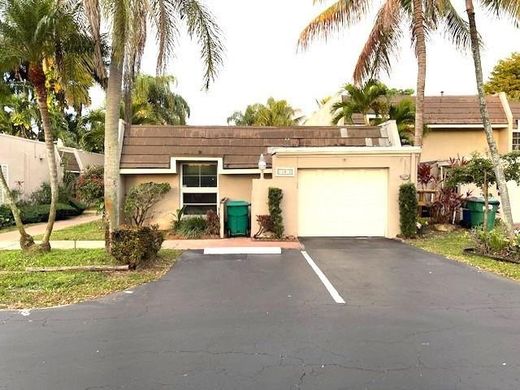 Townhouse in Hialeah, Miami-Dade