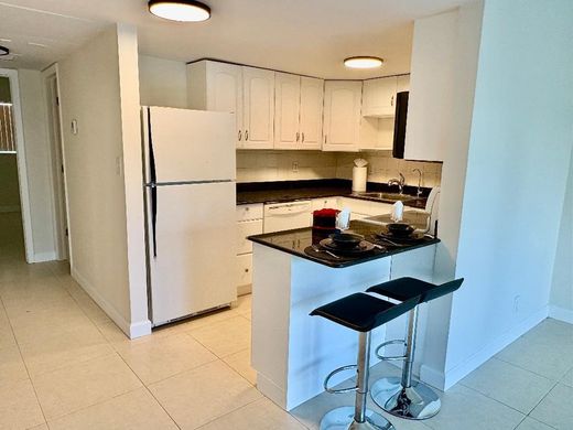 Residential complexes in Deerfield Beach, Broward County