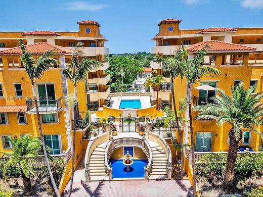 Residential complexes in Surfside, Miami-Dade