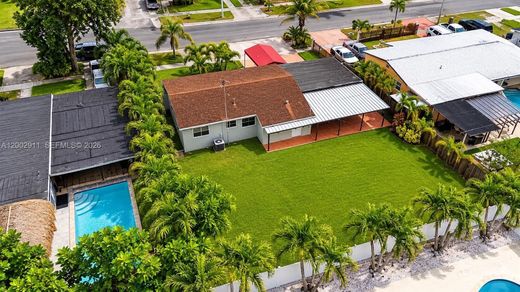 Willa w Hialeah, Miami-Dade County
