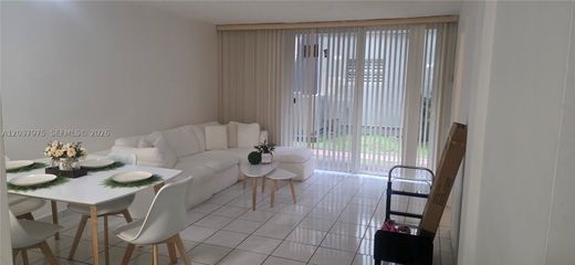 Residential complexes in Hialeah Gardens, Miami-Dade
