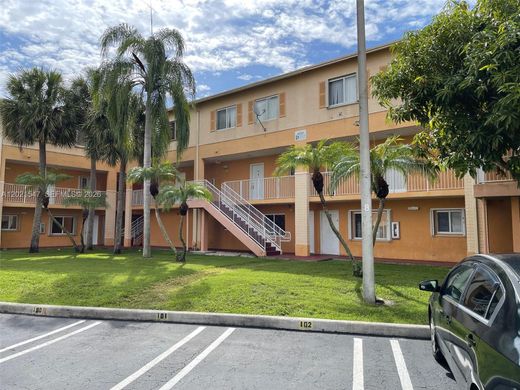 Complexes résidentiels à Miami, Comté de Miami-Dade