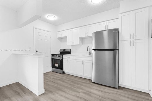 Residential complexes in North Miami, Miami-Dade