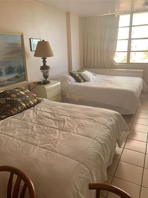 Residential complexes in Sunny Isles Beach, Miami-Dade