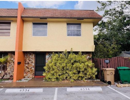 Townhouse in Davie, Broward County