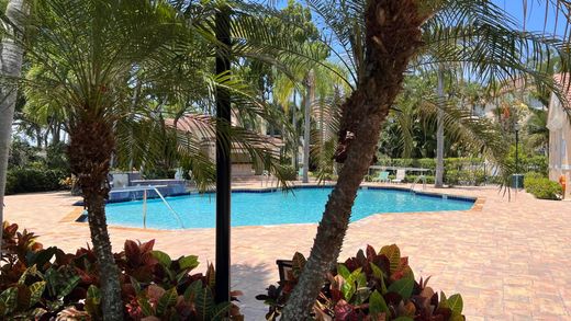 Residential complexes in West Palm Beach, Palm Beach