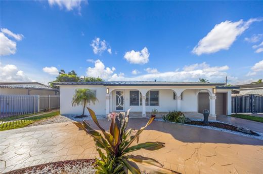 ハイアリア, Miami-Dade Countyのヴィラ