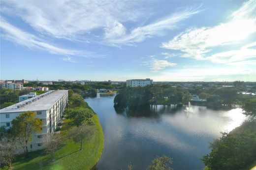 Residential complexes in Pompano Beach, Broward County