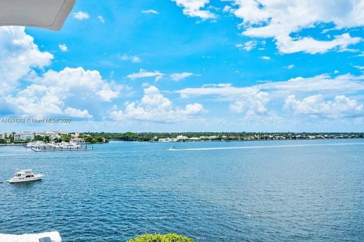 Residential complexes in West Palm Beach, Palm Beach