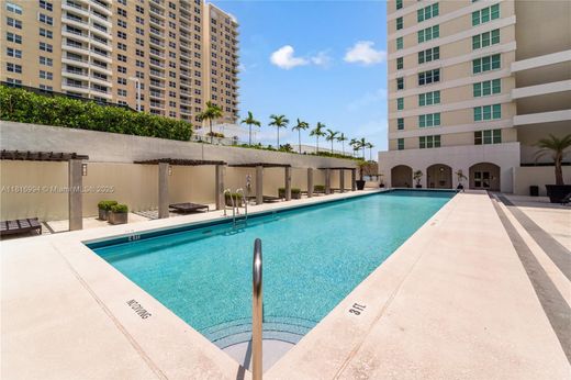 Residential complexes in Miami, Miami-Dade