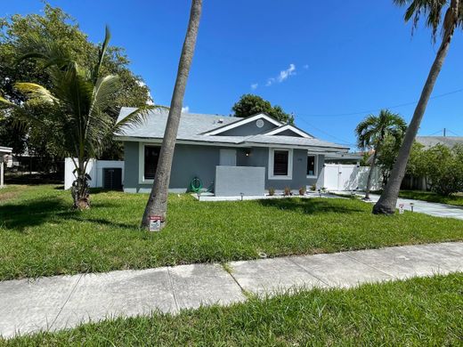 Villa in Deerfield Beach, Broward County