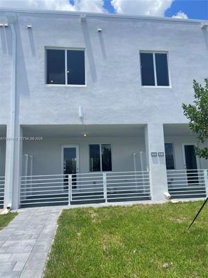 Complesso residenziale a Doral, Miami-Dade County