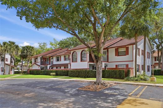 Wohnkomplexe in Coral Springs, Broward County