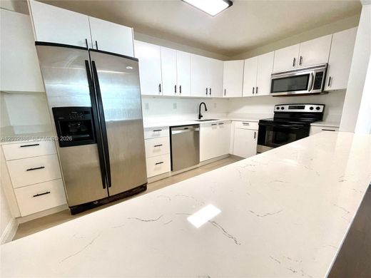 Жилой комплекс, Sunny Isles Beach, Miami-Dade County