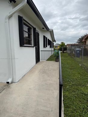 Villa in Miami Heights Trailer Park, Miami-Dade