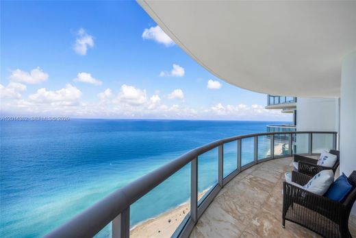 Residential complexes in Miami Beach, Miami-Dade