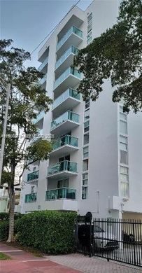 Residential complexes in Miami Beach, Miami-Dade