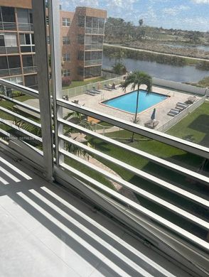 Residential complexes in Sunrise, Broward County