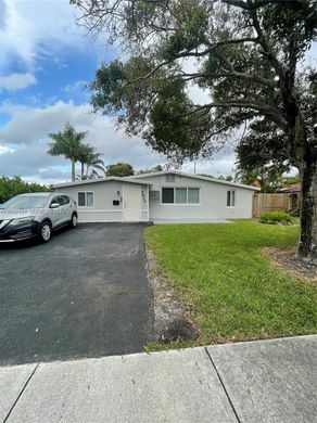 Villa - Oakland Park, Broward County