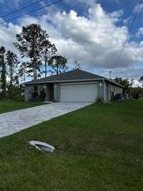 Villa - Lehigh Acres, Lee County