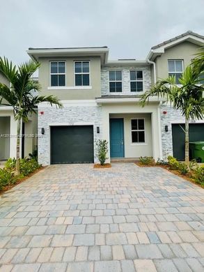 Townhouse in Pembroke Pines, Broward County