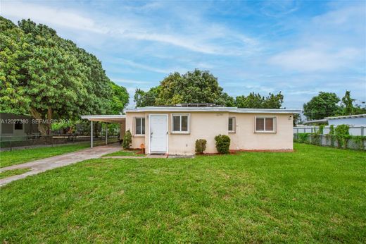 Villa in North Miami, Miami-Dade