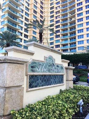Residential complexes in Hollywood, Broward County