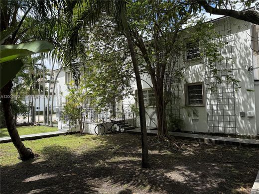 Kamienica w Miami, Miami-Dade County
