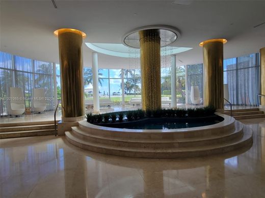 Residential complexes in Miami Beach, Miami-Dade