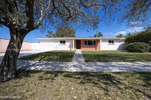 Villa - Hialeah, Miami-Dade County