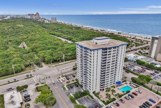 Residential complexes in Fort Lauderdale, Broward County
