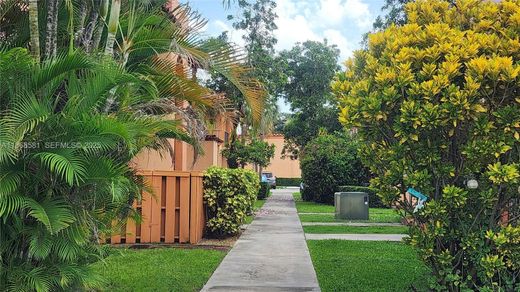 Complesso residenziale a Miami Lakes, Miami-Dade County