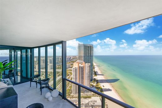 Complexes résidentiels à Sunny Isles Beach, Comté de Miami-Dade