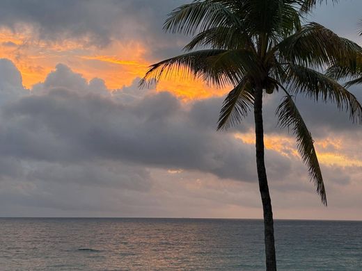 Residential complexes in Lauderdale by the sea, Broward County