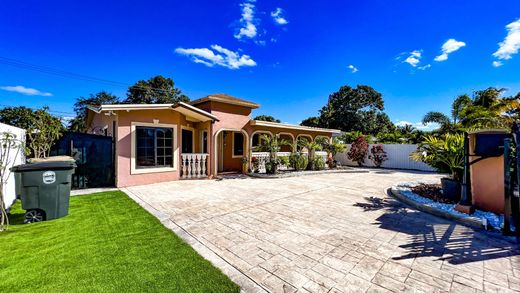 Villa in North Miami, Miami-Dade