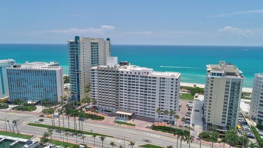 Residential complexes in Miami Beach, Miami-Dade
