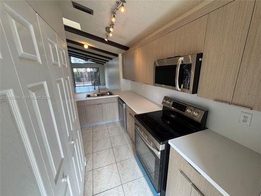 Townhouse in Plantation, Broward County