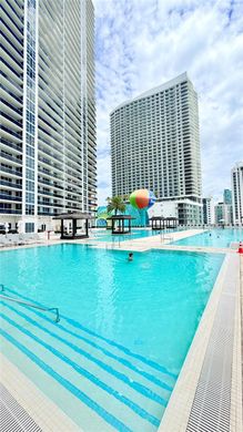 Residential complexes in Hallandale, Broward County