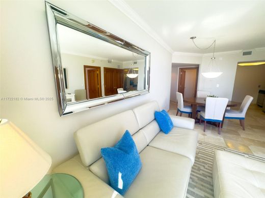 Residential complexes in Miami Beach, Miami-Dade