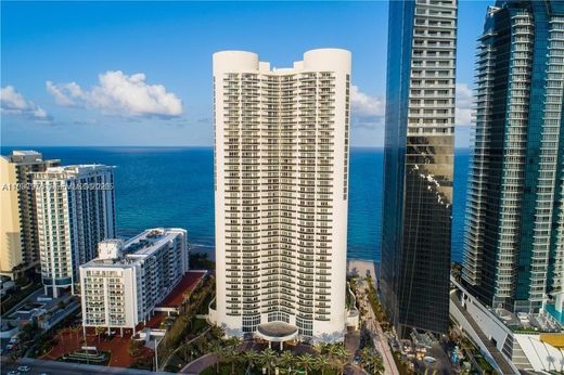 Residential complexes in Sunny Isles Beach, Miami-Dade